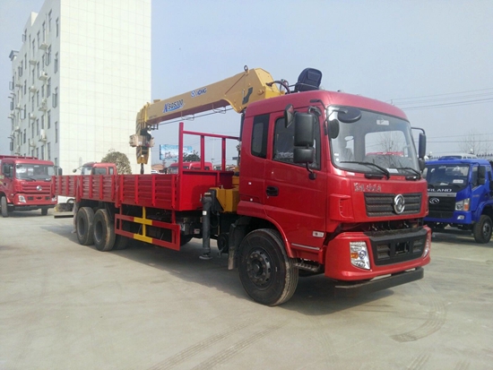 12噸東風(fēng)專底后八輪隨車吊