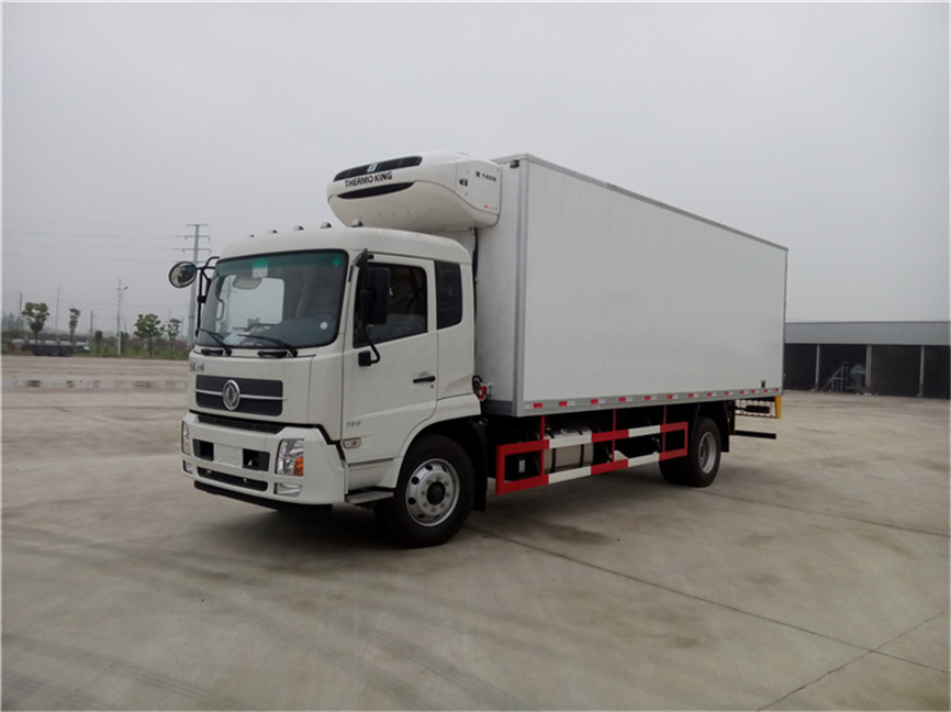 東風(fēng)天錦 7.6米冷藏車(chē)