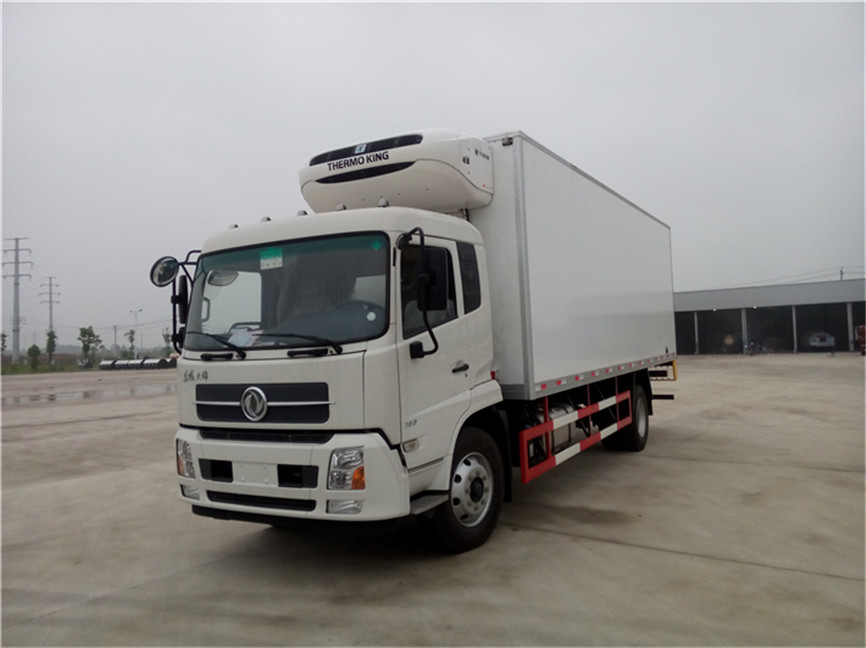 東風(fēng)天錦 7.6米冷藏車(chē)