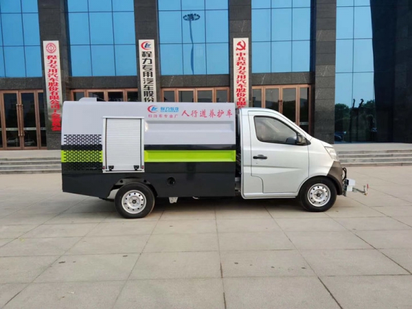 長安2.5方路面養(yǎng)護(hù)車，清洗車多少錢